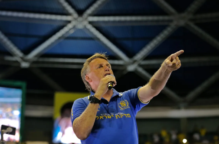Em Fortaleza, Bolsonaro diz que Lula é ‘presidente sem apoio do povo’