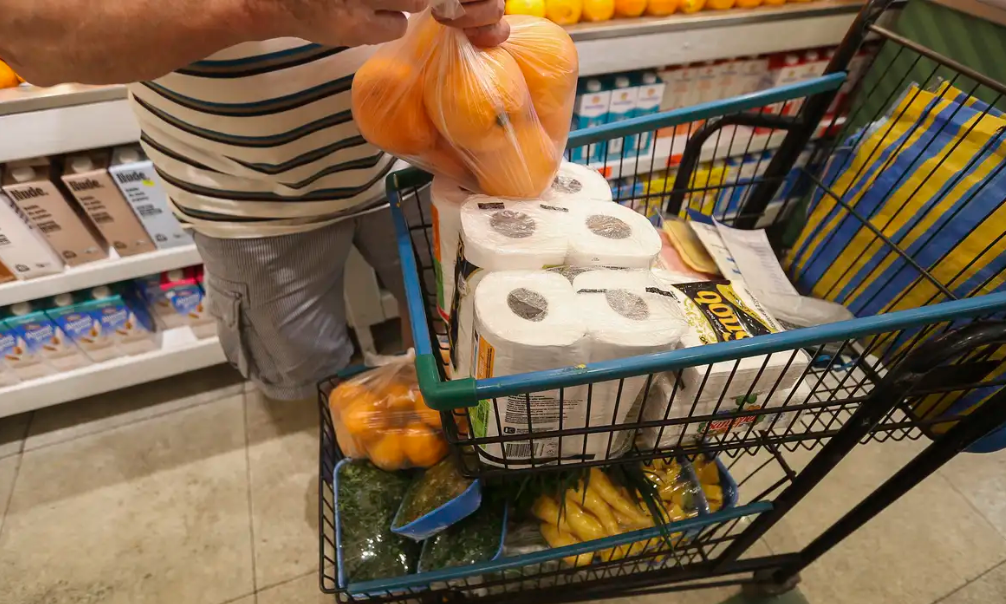 IBGE: Prévia Da Inflação Desacelera Para 0,21% Em Abril; Alimentos E Medicamentos Ficam Mais Caros