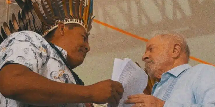 Indígenas barram Lula em evento