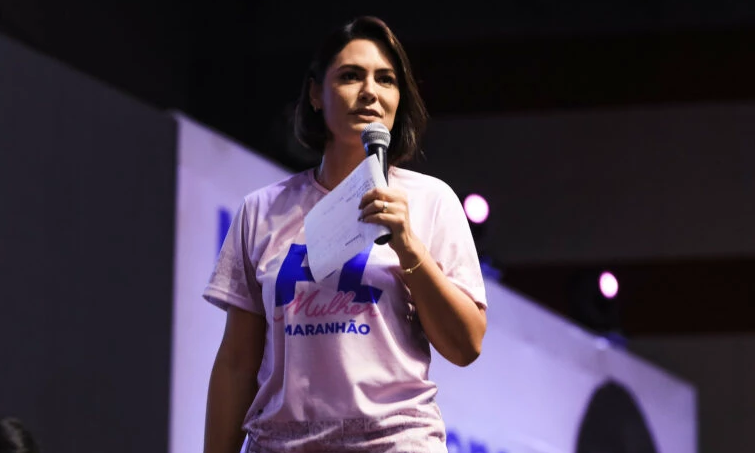 Michelle Bolsonaro é internada e ficará de repouso por sete dias