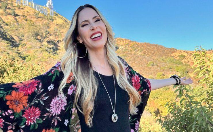 Nãna Shara lança clipe em Hollywood do clássico cristão “Grande é o Senhor”