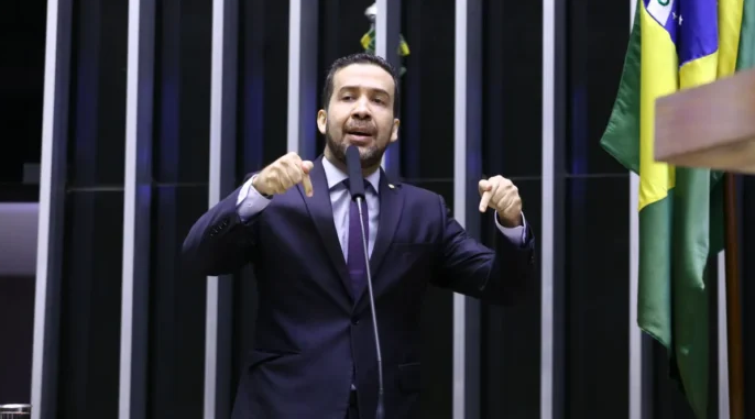 PGR Recomenda Recebimento De Ação De Bolsonaro Contra Janones No STF
