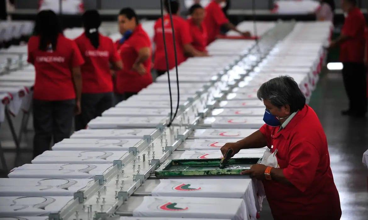 A cada minuto, quatro empresas fecham no Brasil