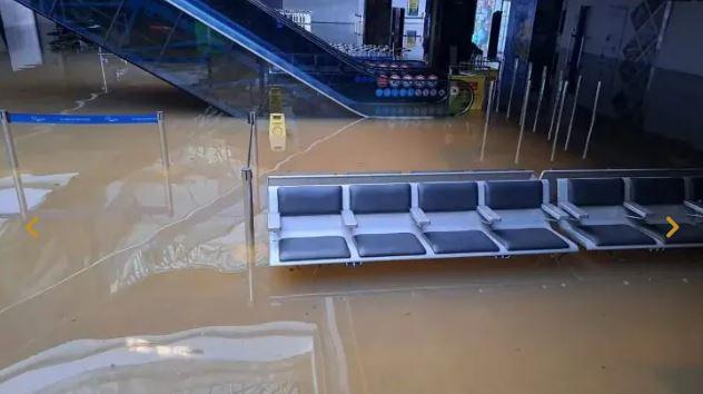 Aeroporto de Porto Alegre é tomado pela inundação
