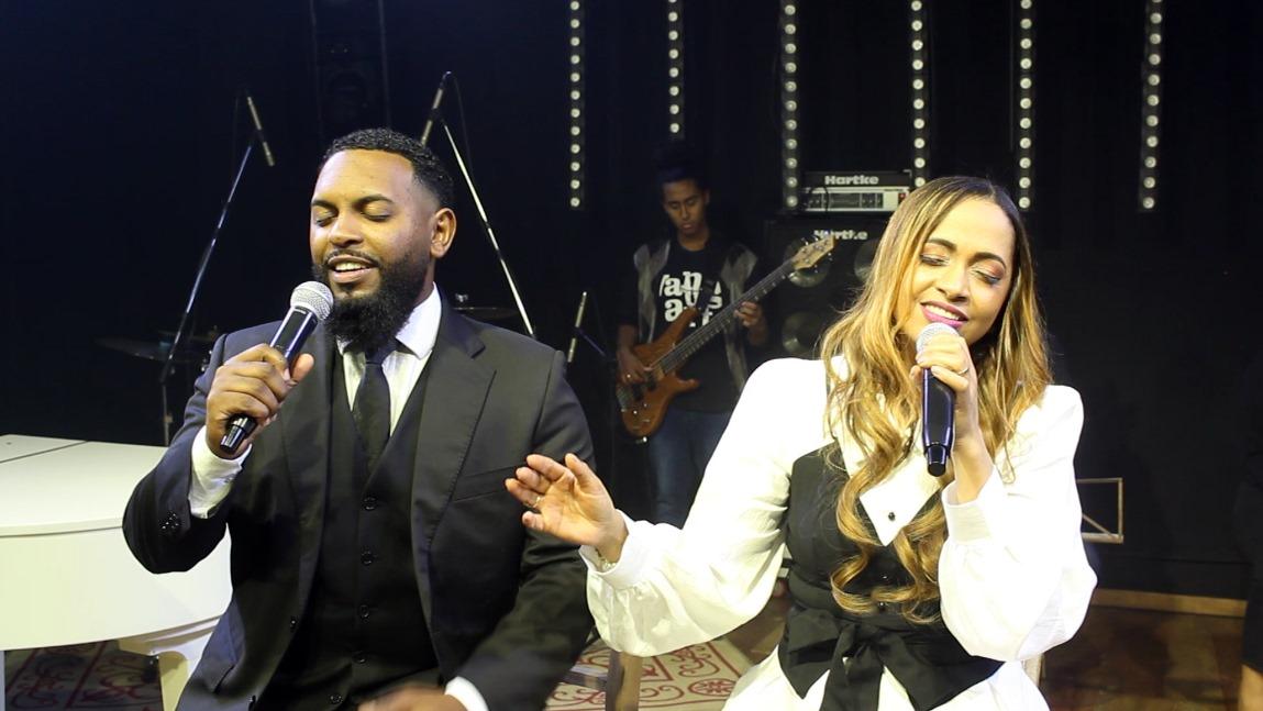 Alessandra Teixeira e sua confiança no Senhor na canção “Meu Eterno Amor”