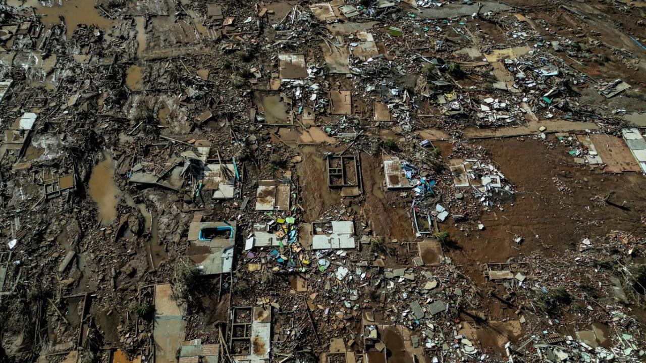 Chuva levou metade de cidade do RS embora: “Juntando os cacos”