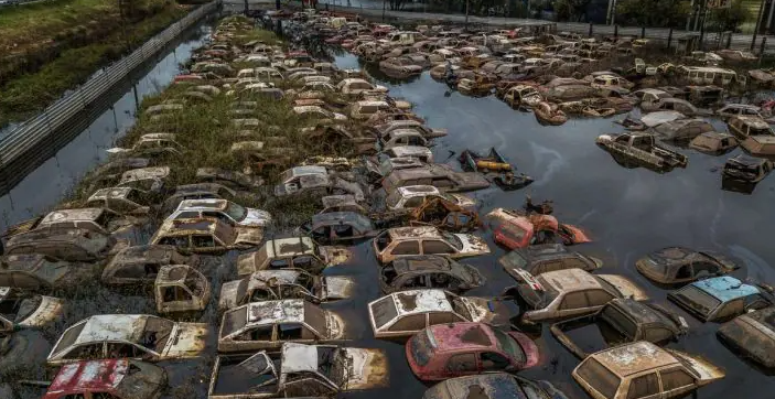 Como o RS vai lidar com os milhares de carros destruídos pelas enchentes?