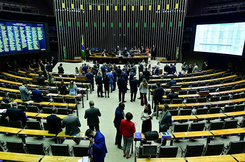 Congresso tem semana decisiva sobre ‘saidinhas’ e ‘fake news’