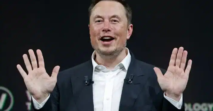 Criminoso se passa por Elon Musk para aplicar golpe de R$ 1.500 em idosa