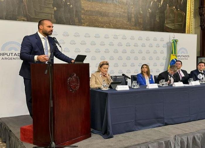 Deputados vão à Argentina em pedido de apoio aos acusados do ‘8 de Janeiro’