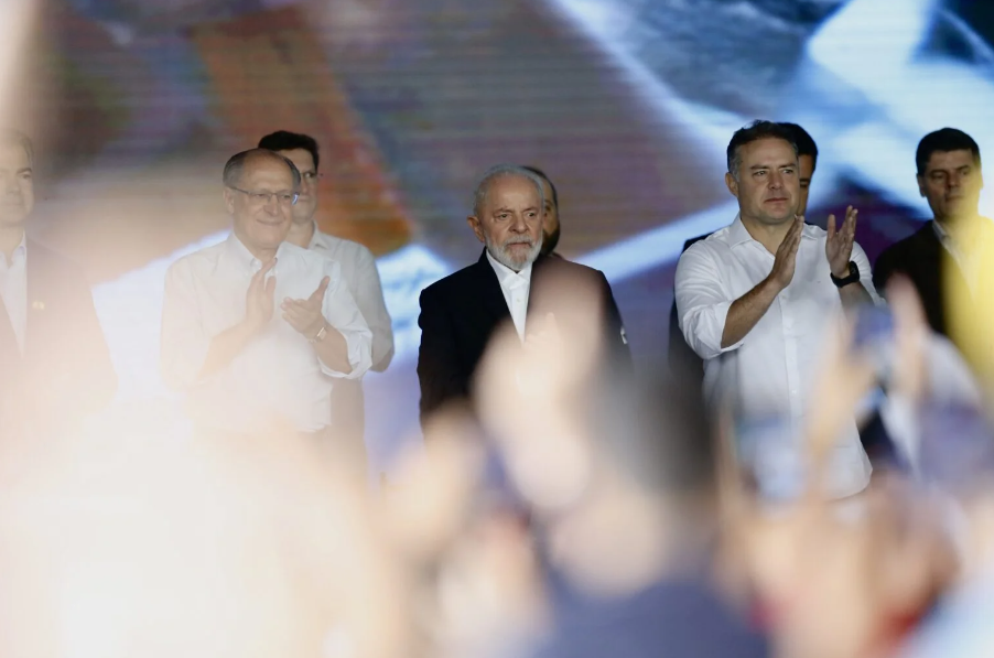 Governo Lula triplica pedidos à PF para investigar críticos e opositores políticos, aponta relatório
