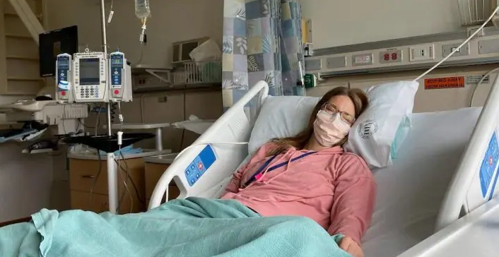 Mulher que participou de teste de vacina contra covid abre 1º processo contra AstraZeneca nos EUA