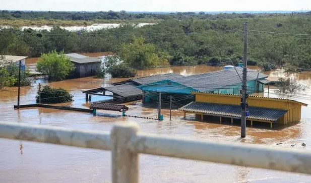 Novas tempestades no RS podem ampliar cheias dos rios