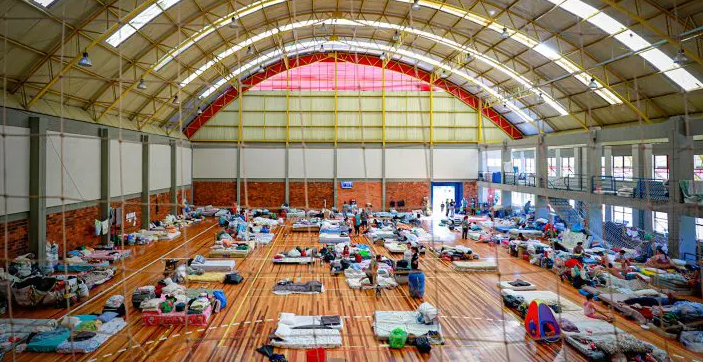 Tragédia no RS: abrigos viram cidades em miniatura