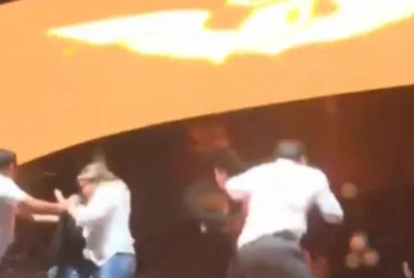 Vento forte derruba palco durante campanha eleitoral no México e deixa ao menos 9 mortos;