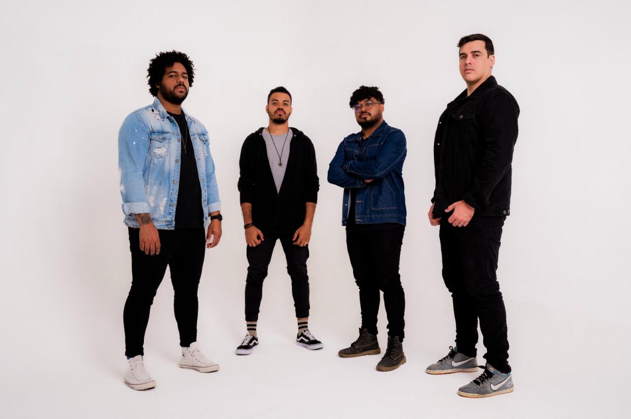 A canção “Bênçãos Que Não Têm Fim” em uma vibrante versão da Banda Khorus