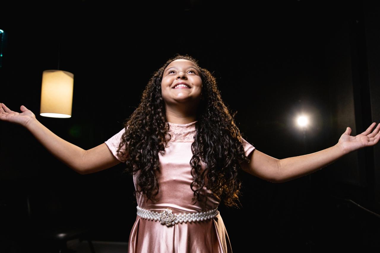 Cantora Ingrid Vitoria lança o single 