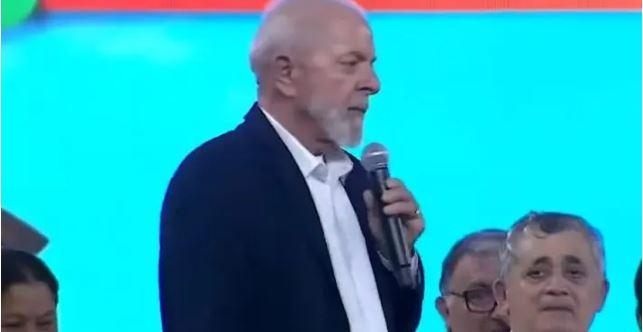 Lula constrange mulher mandando-a ‘parar de ter filhos’ em entrega do Minha Casa, Minha Vida