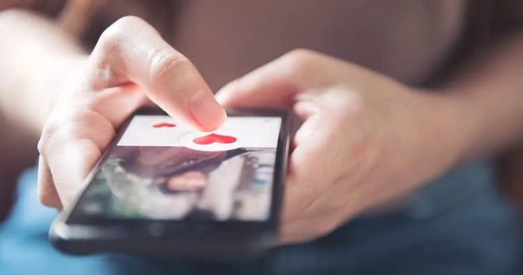 Por falta de filhos, governo do Japão cria App para namoro