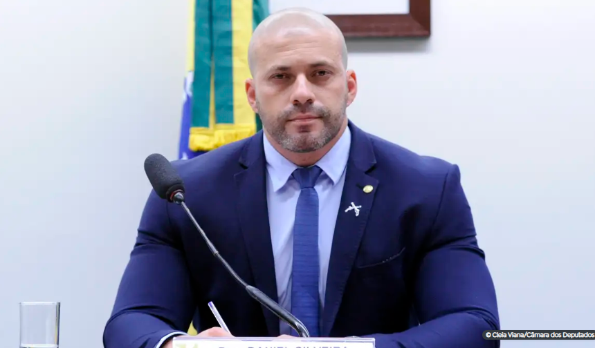 Advogado de Silveira paga multa exigida por Moraes para análise de progressão da pena
