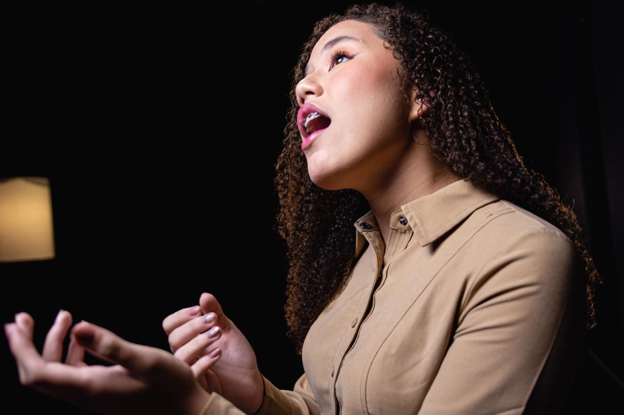 Alana Araújo lança o single 