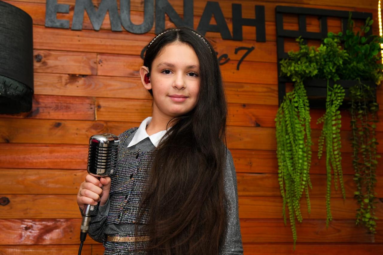 Ana Clara lança cover 