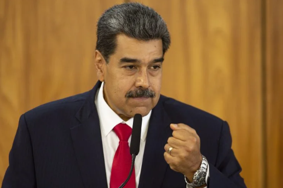 Conselho Nacional Eleitoral anuncia vitória do ditador Maduro na Venezuela