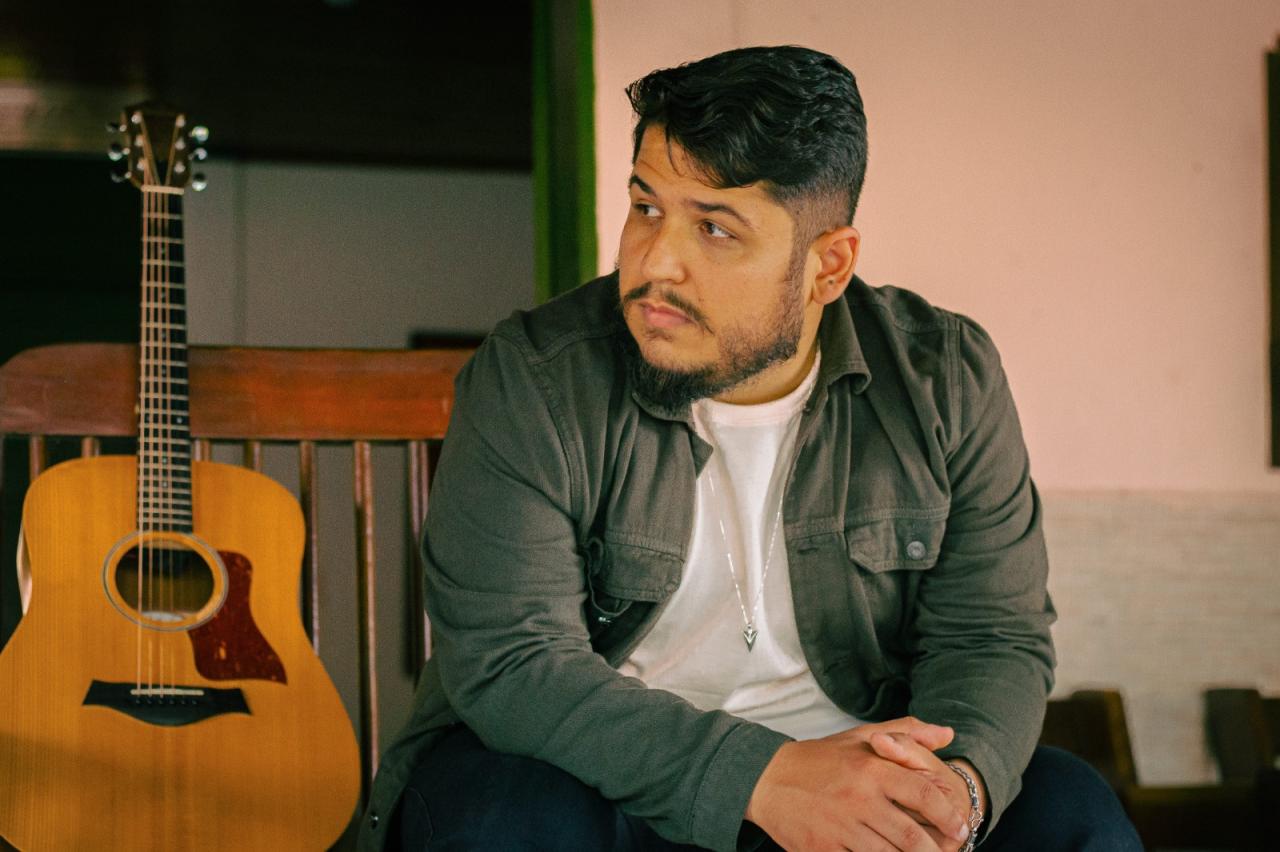 Em seu primeiro lançamento Gabriel Febali diz que “Não é tarde” para ouvir Deus