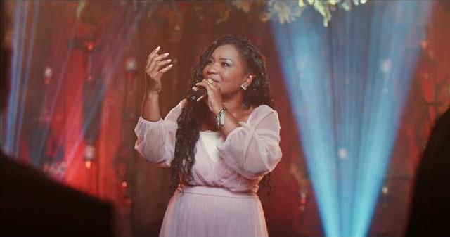 “Graça” e “Ele Vem”, canções de Betiane que refletem a sua adoração a Deus