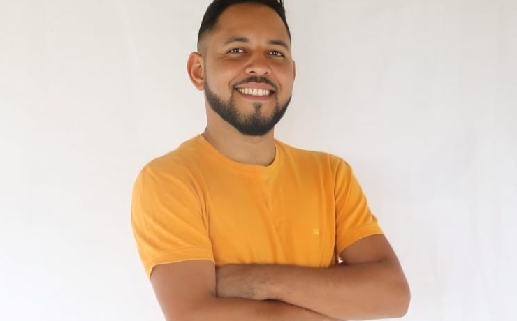 Douglas Santos lança “Digno é o Cordeiro”, o segundo single de sua carreira