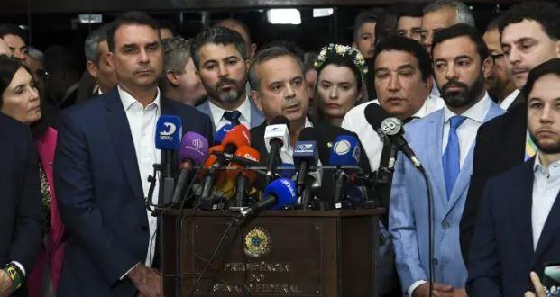 Oposição protocola pedido de impeachment de Alexandre de Moraes