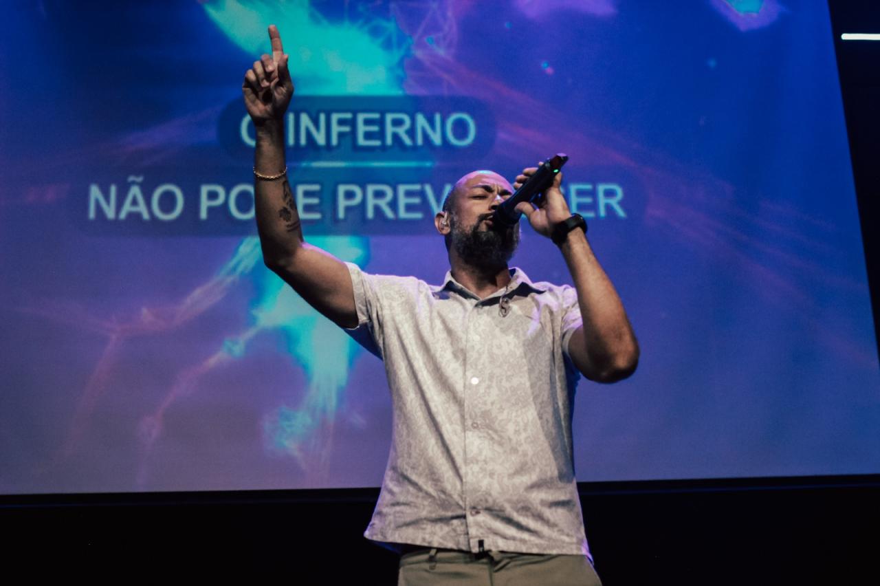 Ian Douglas grava nova canção 