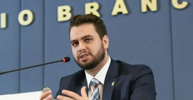 PF se contradiz sobre suposta viagem de Martins aos EUA