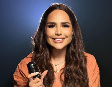 A CEO Vivi Freitas, da Estação Gospel, fala sobre a volta de Perlla ao gospel