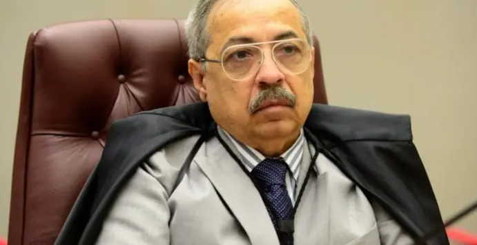 Assessor de ministro do STJ comprou Rolex de R$ 106 mil em dinheiro vivo, afirma PF