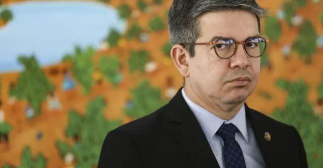 Randolfe Rodrigues retira projeto que visava barrar o avanço da direita no Senado