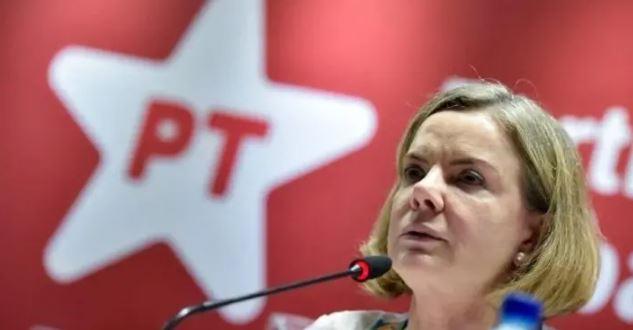 Gleisi Hoffman é corrigida mais uma vez no Twitter/X