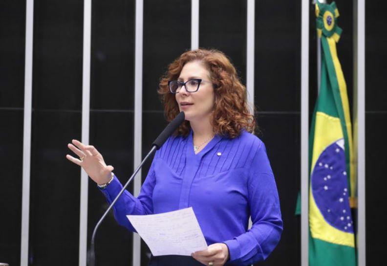 Justiça Eleitoral cassa mandato de Carla Zambelli (PL-SP)