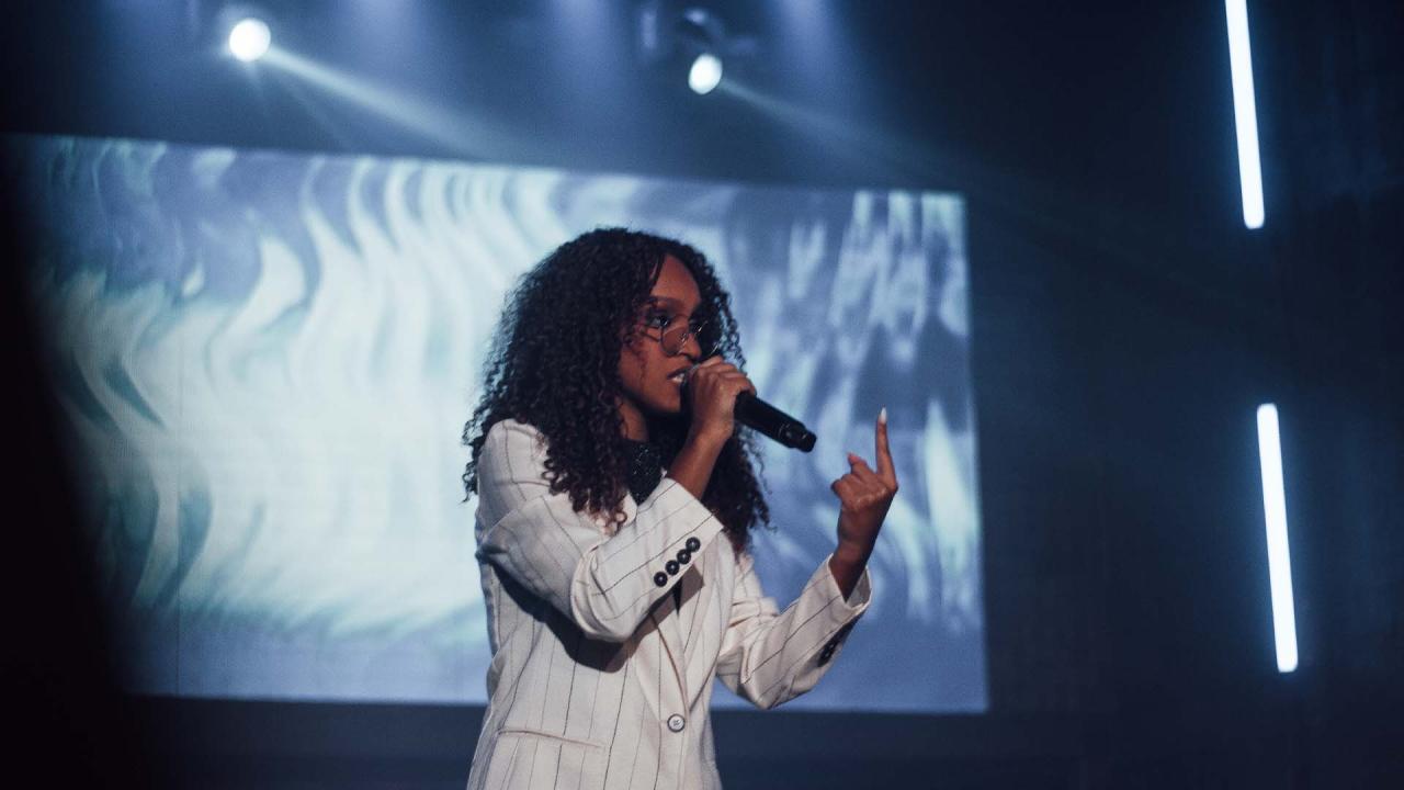 Pâmela Oliveira declara o cuidado de Deus na canção “Eu Vejo, Eu Sinto, Eu Cuido”