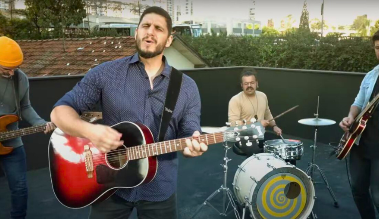 Tarik Mohallem lança “Minha Esperança” em versão inédita e um clipe cinematográfico emocionante