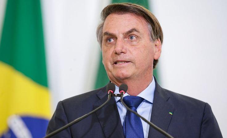 Moraes arquiva inquérito contra Bolsonaro por suposta fraude em cartão de vacina
