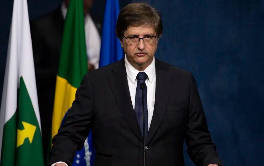 PGR rejeita pedido do PT para apreensão de passaporte de Eduardo Bolsonaro