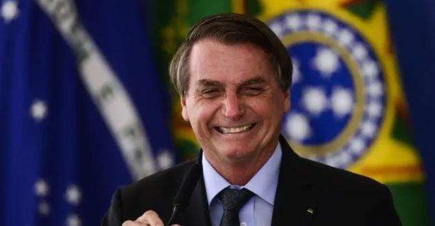 Cirurgia em Bolsonaro é concluída com sucesso