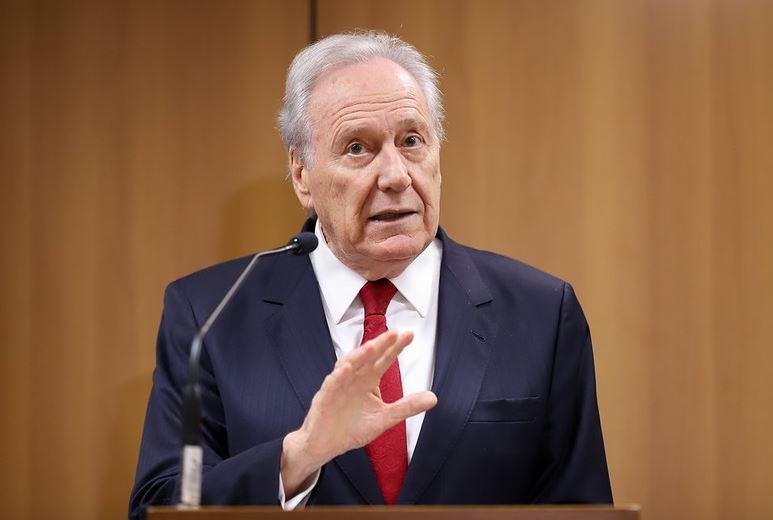 Escândalo do INSS: entidade alvo da PF contrata escritório do filho do Ministro de Lula