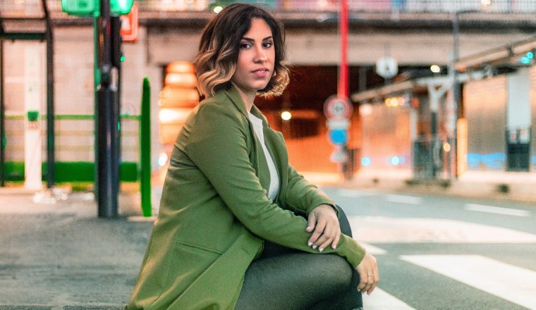 “Rascunhos de Adoração”, uma oração de desabafo da cantora Lacqueline para Deus