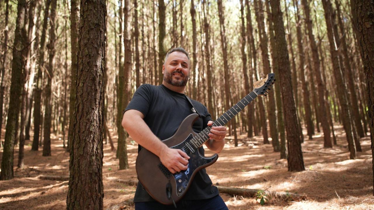 Edson Aviva lança “Tua Glória”, sua nova canção autoral que exalta a soberania de Deus em todas as circunstâncias