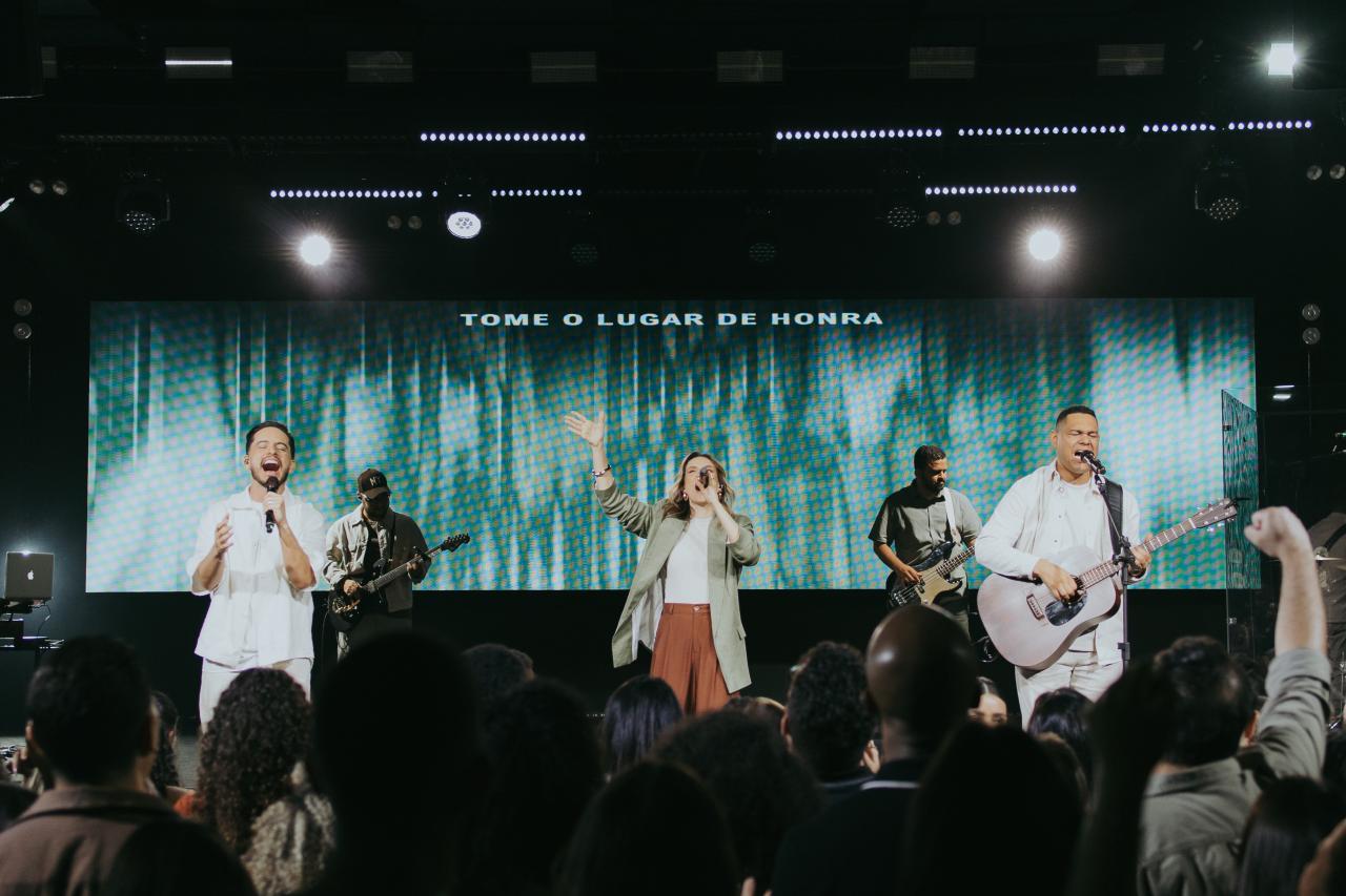 Emaús Music exalta a soberania de Cristo e inicia projeto autoral com single “Só o Senhor é Deus”