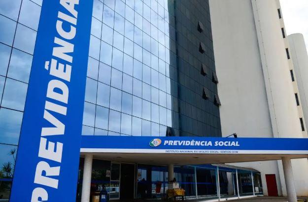 INSS começa a devolver descontos ilegais de aposentados