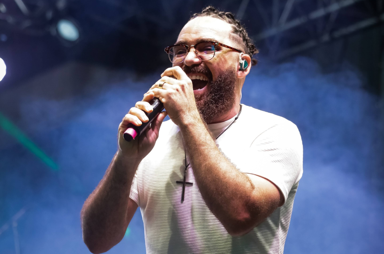 Jhonny Salvação se apresenta na Marcha para Jesus em Curitiba e conquista o público paranaense