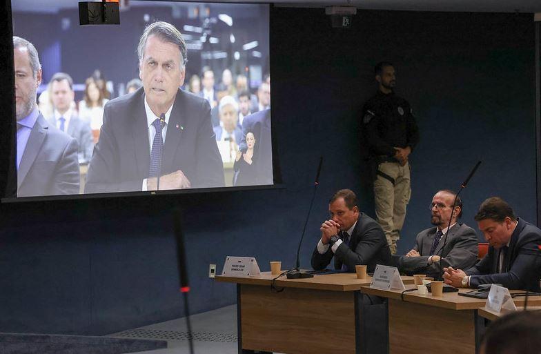Bolsonaro nega envolvimento com 8 de Janeiro